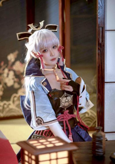 交换工作:漂亮的女性员工_1080P高清视频观看